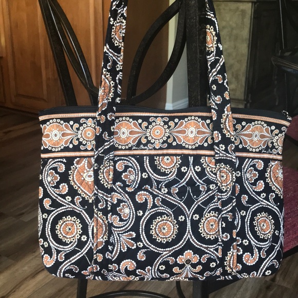 Vera Bradley Handbags - VERA BRADLEY “CAFFE LATTE” MEDIUM TOTE LIKE NEW!
